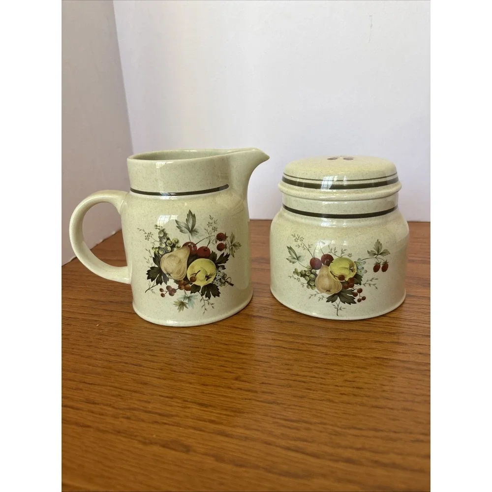 Royal Doulton ENGLAND- CORNWALL LS1015 Lambeth 12 oz 4 1/4